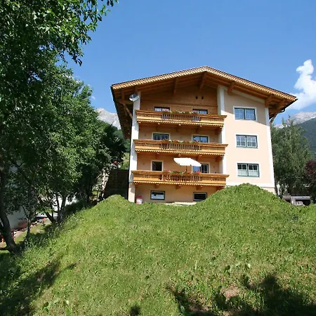 Pfeifer.2 Apartment Pians